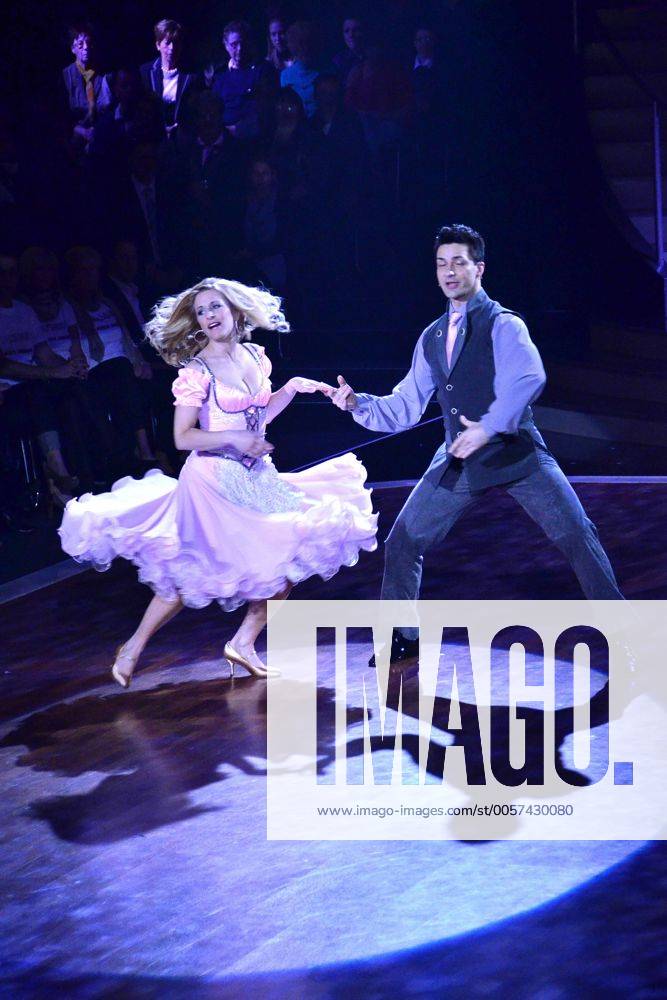 1.Show der 5. Staffel der RTL-Tanzshow Let s Dance in den MMC-Studios im Coloneum, Köln Stefanie Hertel, Sergiy Plyuta