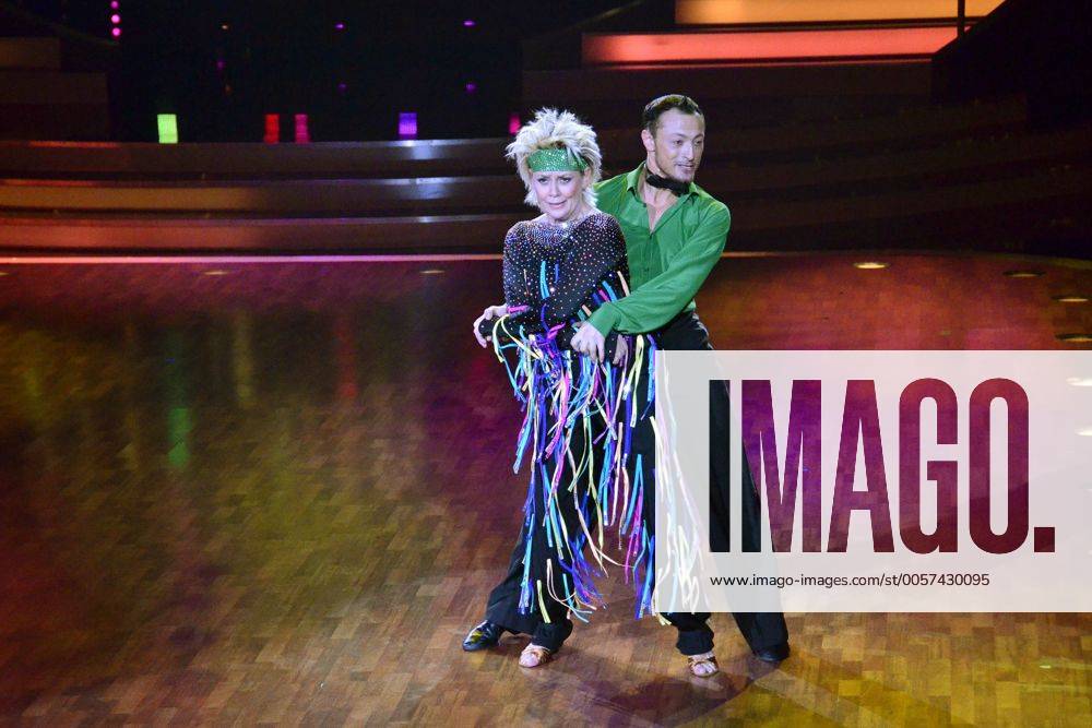 1.Show der 5. Staffel der RTL-Tanzshow Let s Dance in den MMC-Studios im Coloneum, Köln Gitte Haenning, Gennady Bondarenko