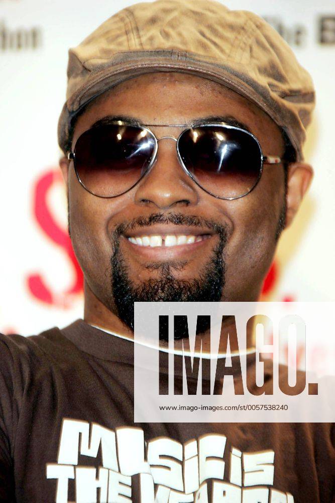 Mar. 2, 2000 - New York, New York, U.S. - K44933RM.TELETHON TO RAISE MONEY FOR THE VICTIMS OF HURRICANE, KATRINA . SPONSORED BY B.E.T..CBS STUDIOS, NEW YORK New York. .09-09-2005. PHTOOS INC © 2005.MUSIQ New York U.S. - ZUMAmk1