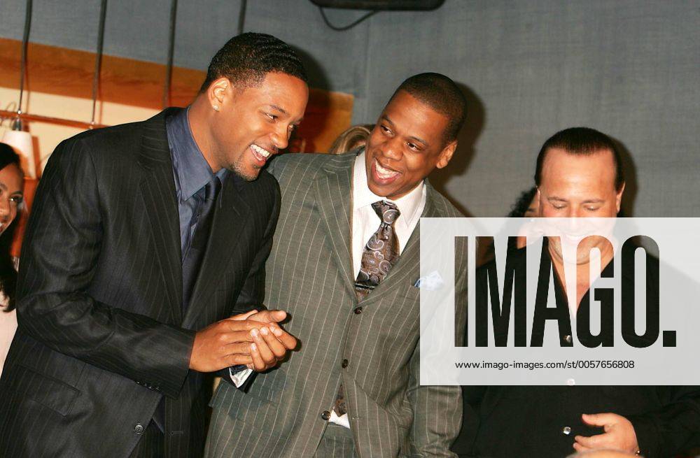 New York, New York, U.S. - K43286RM. CAROL S DAUGHTER: BEAUTY BY NATURE PRESS CONFERENCE TO ANNOUNCE JADA PINKETT SMITH AS THE FACE OF THE BRAND S FIRST EVER AD CAMPAIGN AT THE 40 40 CLUB IN NEW YORK New York .5-17-2005. - 2005.WILL SMITH , JAY-Z ( SHAWN CARTER ) WITH AND TOMMY MOTTOLA New York U.S. - ZUMAmk1