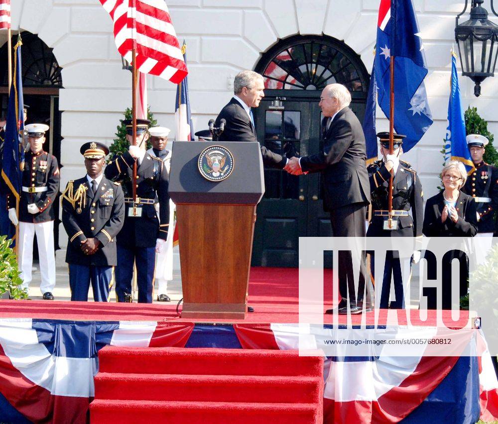 Washington, District of Columbia, U.S. - President Bush welcomes Prime Minister Howard of Australia to the White House for an offical state arrival ceremony..I10765CB. - - 5-16-2006 Washington U.S. - ZUMAbw2