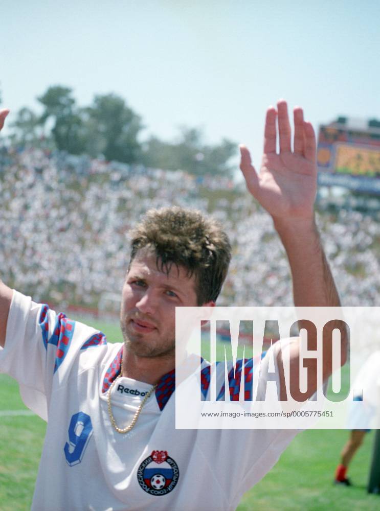 Oleg Salenko (Russland) jubelt - 1198248 Fußball WM Herren WM 1994, Nationalteam, Länderspiel Porträt San Francisco Freude,