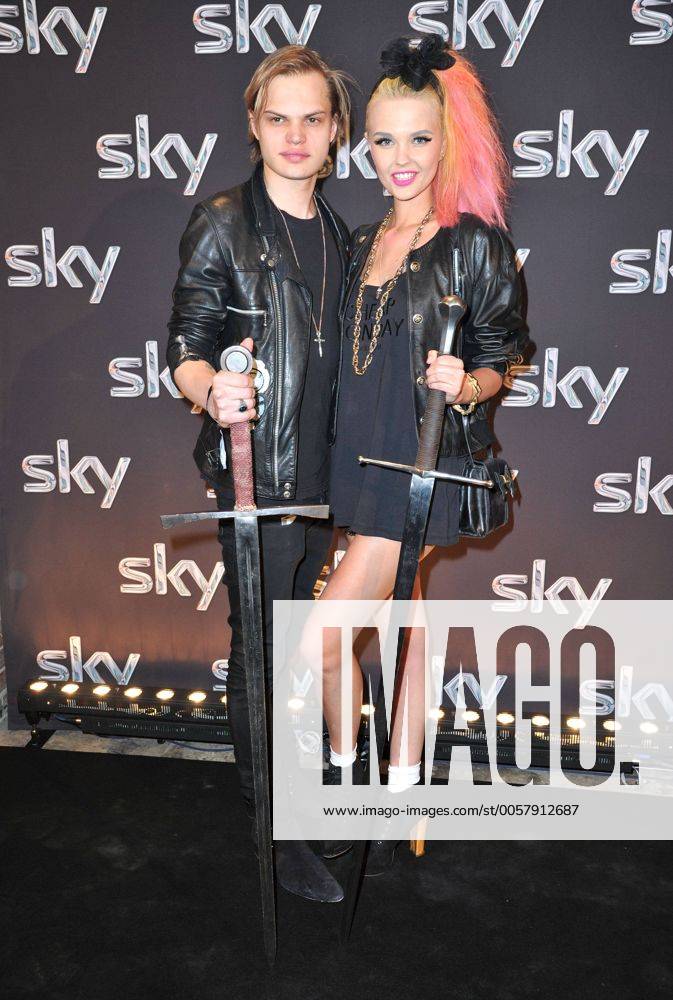 Wilson Gonzalez Ochsenknecht und Bonnie Strange bei der Premiere der 2. Staffel der TV-Serie Game of Thrones (Sky) am 18.04.2012 in Berlin Game of Thrones , Premiere, 2012