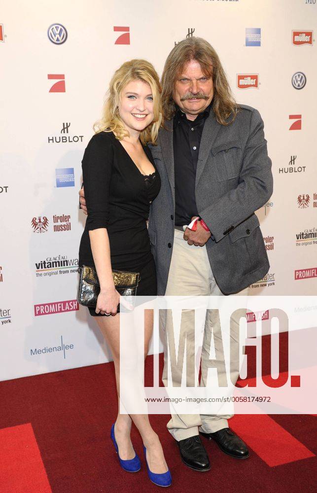 Leslie Mandoki mit seiner Tochter Lara bei der Movie meets Media Party am 01.07.2012 in München Movie Meets Media 2012, Muenchen