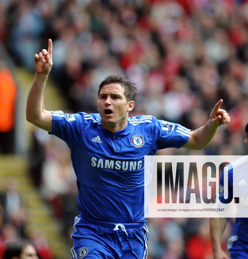 Frank Lampard of Chelsea celebrates scoring the second goal , Barclays Premier League, FC Liverpool v Chelsea FC London, 2nd May, 2010 . o0 Jubel, Freude
