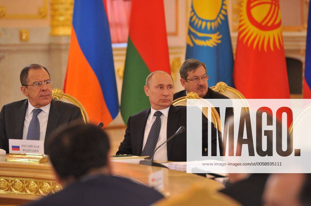 Russian President Vladimir Putin (C) attends the Collective Security Treaty Organization (CSTO) summit in Moscow, Russia, Dec. 19, 2012. The CSTO should work out a pattern of practical actions in Afghanistan, Putin said Wednesday. Founded in 2002, the CSTO is an intergovernmental military alliance which include Russia, Armenia, Belarus, Kazakhstan, Kyrgyzstan, Tajikistan. (Xinhua) (hdt) RUSSIA-MOSCOW-CSTO SUMMIT