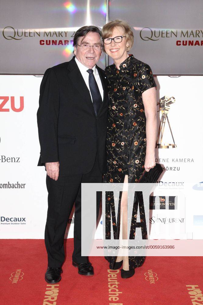 Elmar Wepper und seine Ehefrau Anita bei der Verleihung 48. Goldene Kamera am 02.02.2013 in Berlin Goldene Kamera 2013, Berlin