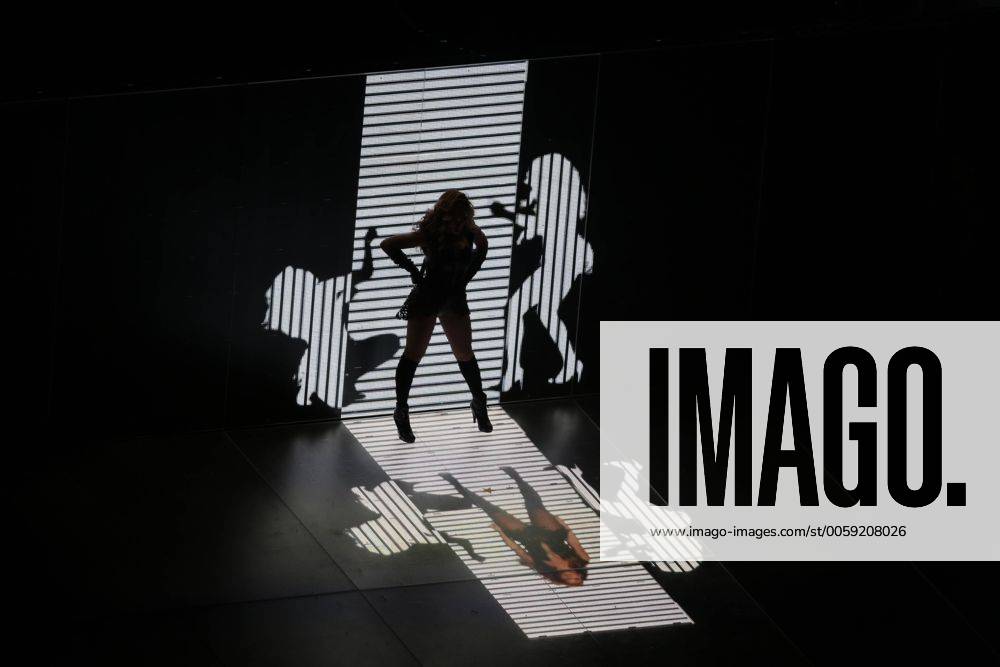 NEW ORLEANS, Beyonce bei der Half Time Show waehrend dem Super Bowl 2013 NFL Championship Spiel San Francisco 49 ERS gegen Baltimore Ravens im Mercedes Benz Superdome in New Orleans, Louisiana, USA. +++HARDT+++