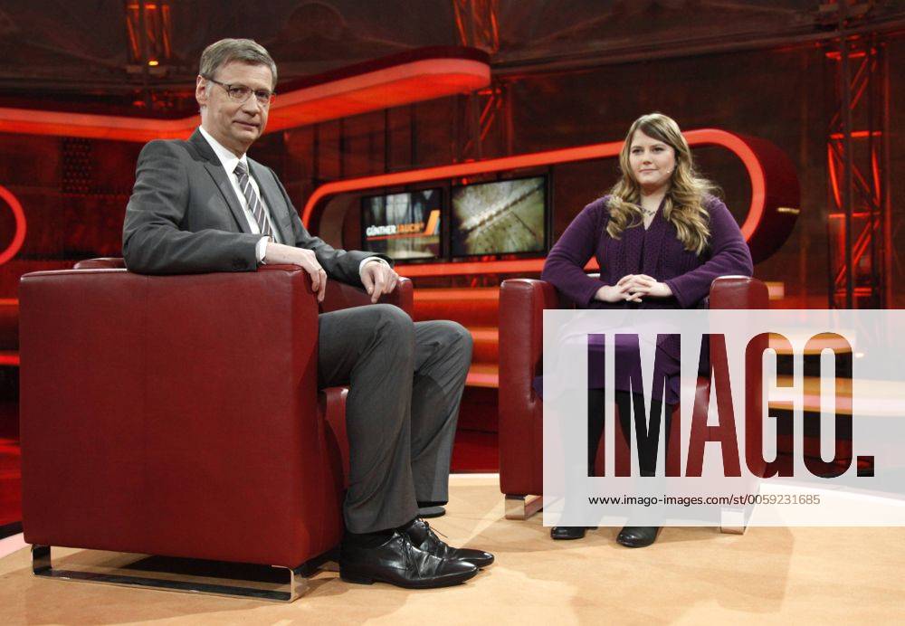 Natascha Kampusch (wächst in Wien auf, 1998 wird sie als Zehnjährige auf dem Schulweg in einen Lieferwagen gezerrt und verschleppt. Die nächsten acht Jahre verbringt Kampusch in der Gewalt ihres Entführers in einem zwei mal drei Meter großen Kellerverlies.) mit Günther Jauch (Moderator) in der Talk-Show GÜNTHER JAUCH am 17.02.2013 in Berlin Thema der Sendung: Verschleppt und misshandelt Ð wie gelingt ein Leben danach?