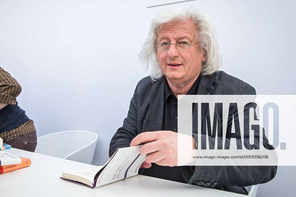 Leipziger Buchmesse 2013. Schriftsteller Peter Esterhazy ( HUN ) präsentiert seinen Roman Esti im Rahmen der Leipziger Buchmesse 2013 am 14.03.2013.