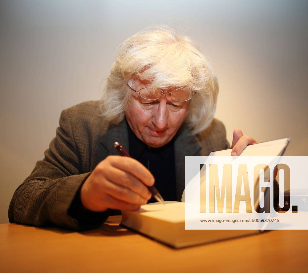 Peter Esterhazy GER, Berlin,20130318, Peter Esterhazy, Autor, Schriftsteller bei einer Lesung