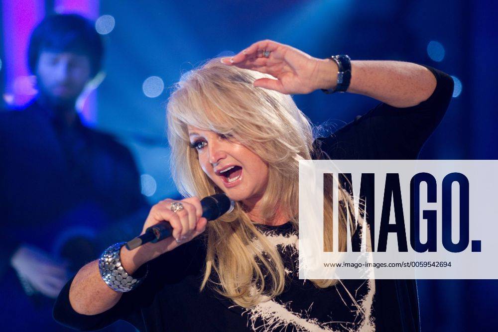 Sängerin Bonnie Tyler (GBR) - MDR Liveshow Inka Bause Live aus der Sporthalle des Berufsbildenden Schulen Conrad Tack in Burg - Fotografiert am 19.04.2013