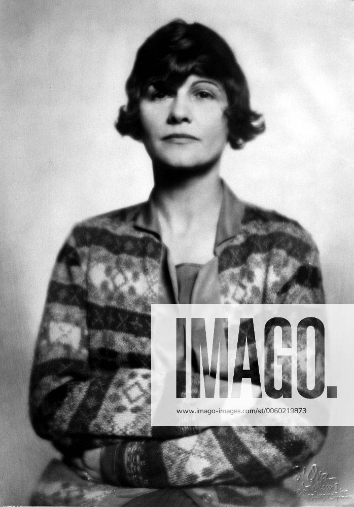 IMAGO ICONS: Coco Chanel Mme Gabriel Chanel described by Parisians themselves as the greatest dressmsker of the age . In an incredibly short time she succeeded in acquiring not only wealth but a good social position. Her beautiful art collections are known throughout France 1923 Chanel, Gabrielle (Coco) French fashion designer and perfumer _1883-1971 UnitedArchives01018146