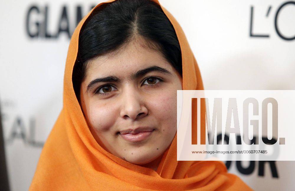 Berühmte Feministinnen, Malala Yousafzai Malala Yousafzai arrives on the red carpet at the 2013 Glamour Women of the Year Awards, sponsored by L Oreal Paris, to honor courageous and inspiring women who are changing the world on November 11, 2013 in New York City. Malala Yousafzai is helping girls from around the world who are denied a formal education because of social, economic, legal and political factors through her Malala Fund at www.malalafund.org. UPI John Angelillo Glamour Women of the Year Awards UPI NYP2013111118A