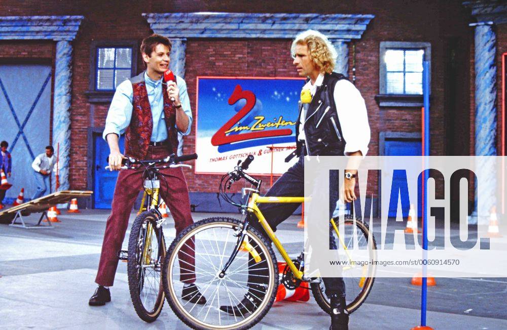 ZDF - Zwei im Zweiten . Moderator Günther Jauch links und Moderator Thomas Gottschalk während der ZDF-Livesendung Zwei im Zweiten am 01.08.1989 in Berlin.