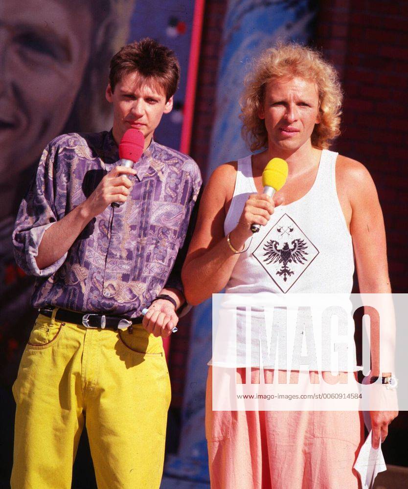 ZDF - Zwei im Zweiten . Moderator Günther Jauch links und Moderator Thomas Gottschalk während der ZDF-Livesendung Zwei im Zweiten am 01.08.1989 in Berlin.
