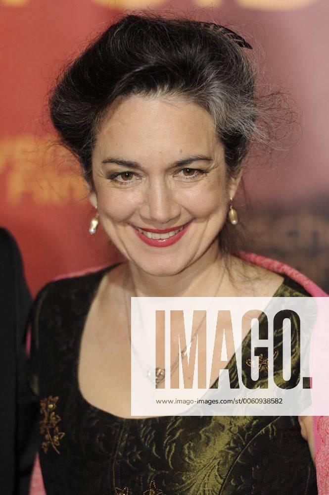 Irina WANKA (Schauspielerin) ,Einzelbild,angeschnittenes Einzelmotiv,Portraet,Portrait,Porträt. 35. Bayerischer Filmpreis 2014-Red Carpet,Roter Teppich,am 17.01.2014 im Prinzregententheater in München.