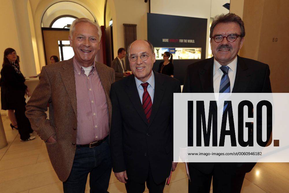 Gregor Gysi bei der Buchvorstellung Uwe-Karsten Heye und Hugo Müller-Vogg Deutschland hat die Wahl am Mittwoch (22.05.2013) in Berlin .
