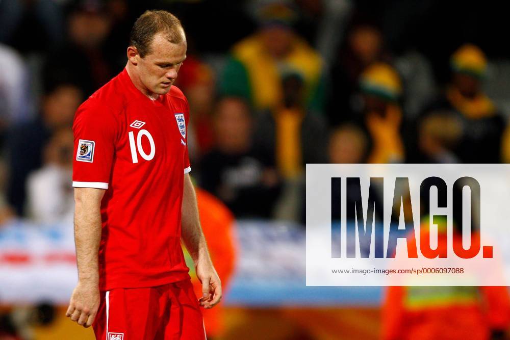 FUSSBALL WM 2010 ACHTELFINALE 27.06.2010 Deutschland - England Wayne ROONEY (England) enttaeuscht