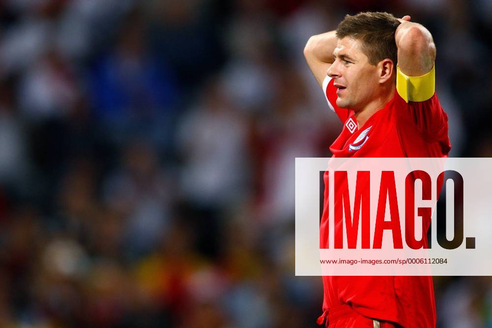 FUSSBALL WM 2010 ACHTELFINALE 27.06.2010 Deutschland - England, Steven GERRARD (England) enttaeuscht --