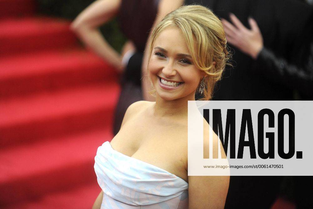 Hayden Panettiere bei der Charles James: Beyond Fashion Costume Institute Gala im Metropolitan Museum of Art. New York