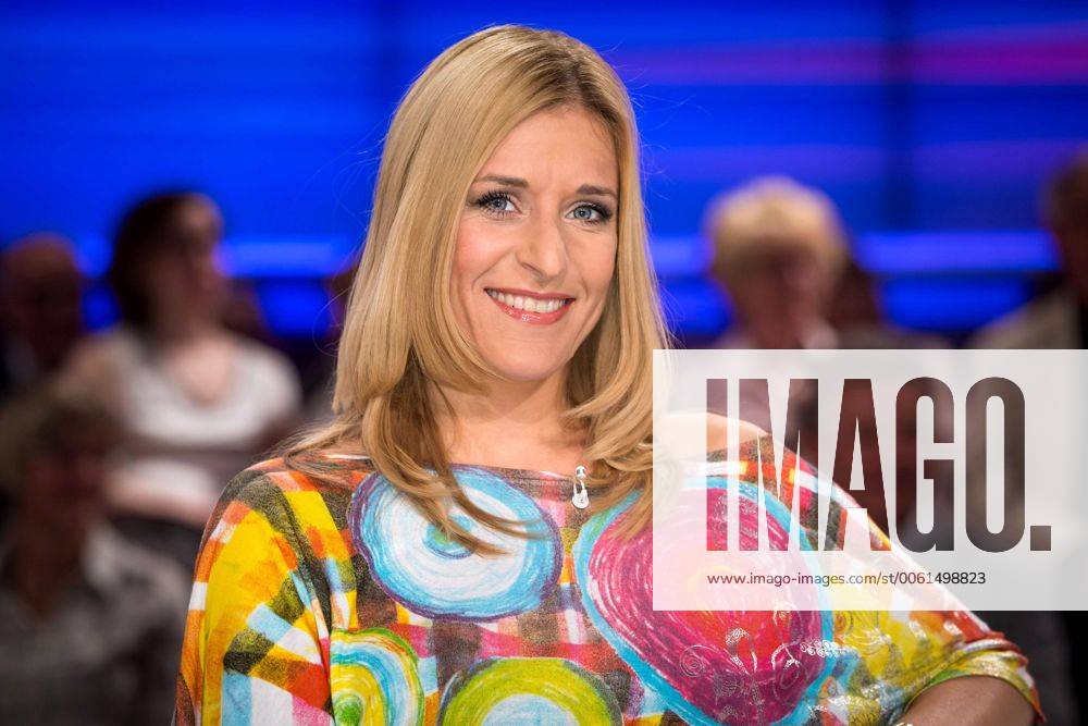 MDR - Riverboat. Sängerin Stefanie Hertel anläßlich der MDR - Talkshow Riverboat am 09.05.2014 im Studio 3 der Mediacity Leipzig.