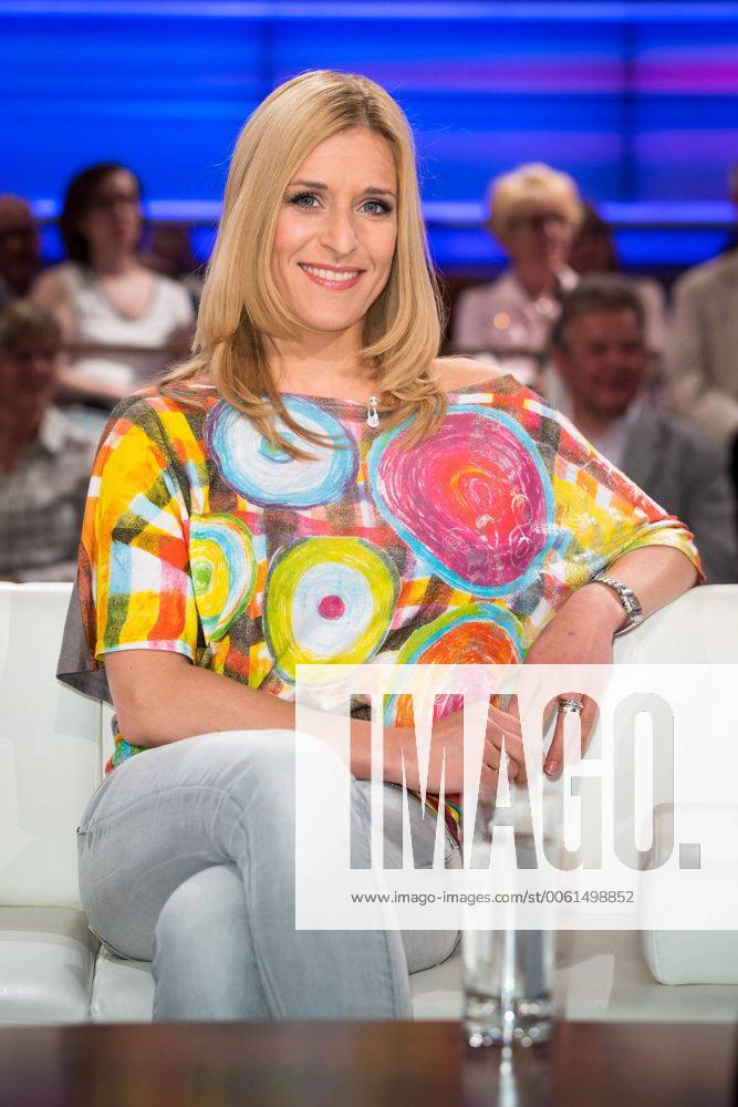 MDR - Riverboat. Sängerin Stefanie Hertel anläßlich der MDR - Talkshow Riverboat am 09.05.2014 im Studio 3 der Mediacity Leipzig.