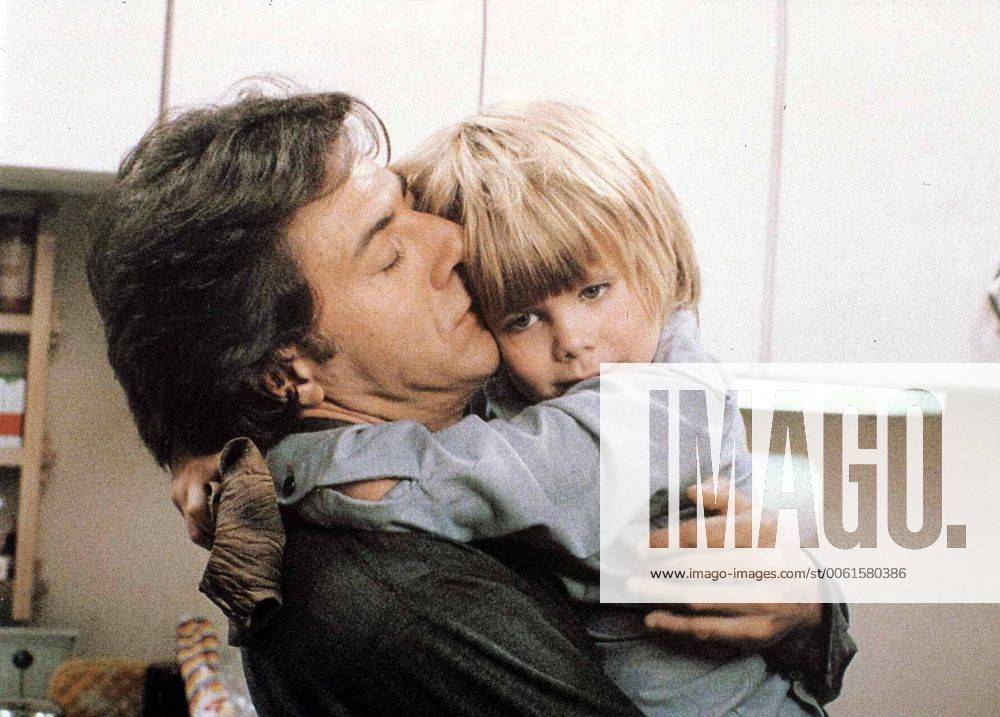 OSCARS. Bester Hauptdarsteller. Preisträger 1971-1980 Dustin Hoffman, Justin Henry Als Joanna nach 18 Monaten Bill (Justin Henry) wieder zu sich holen moechte, kaempft Ted (Dustin Hoffman,l) erbittert um das Sorgerecht fuer den Jungen. 1979 UnitedArchives01351284