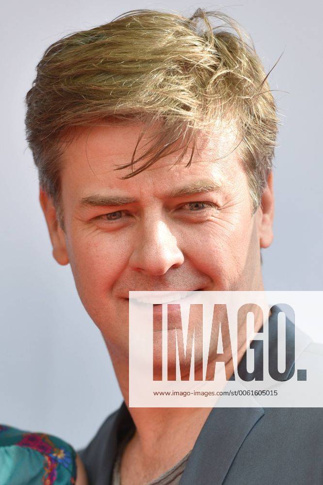 Marcus MITTERMAIER (Schauspieler),Einzelbild,angeschnittenes Einzelmotiv,Portraet,Portrait,Porträt. Roter Teppich,Red Carpet,Bayerischer Fernsehpreis 2014 am 23.05.2014.