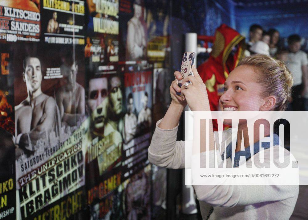 ITAR-TASS: KIEV, UKRAINE. JUNE 1, 2014. Wladimir Klitschko s girlfriend, US actress Hayden Panettiere at the opening of an exhibition-museum of the Klitschko brothers personal items and trophies. Aufmacher RE145CBA
