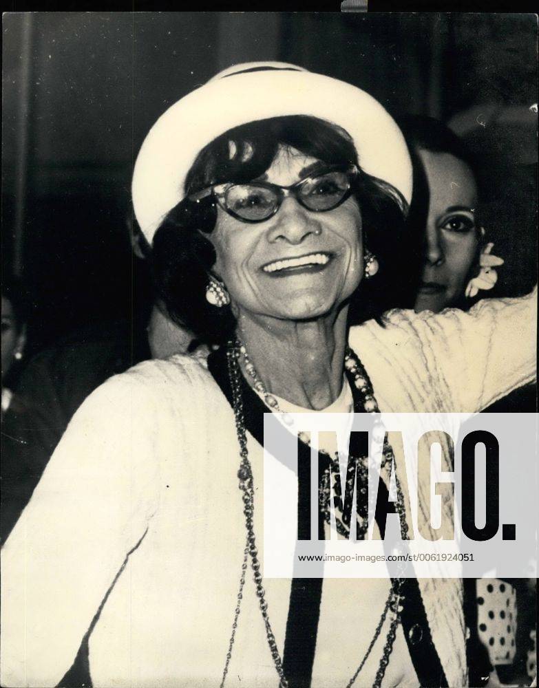 IMAGO ICONS: Coco Chanel Jan. 01, 1971 - Coco Chanel is dead.: Gabrielle Coco Chanel, world famous for her perfumes and fashions, died in Paris last night at the age of 87. Photo shows Coco Chanel, who die last night in Paris, aged 87. - ZUMAk09
