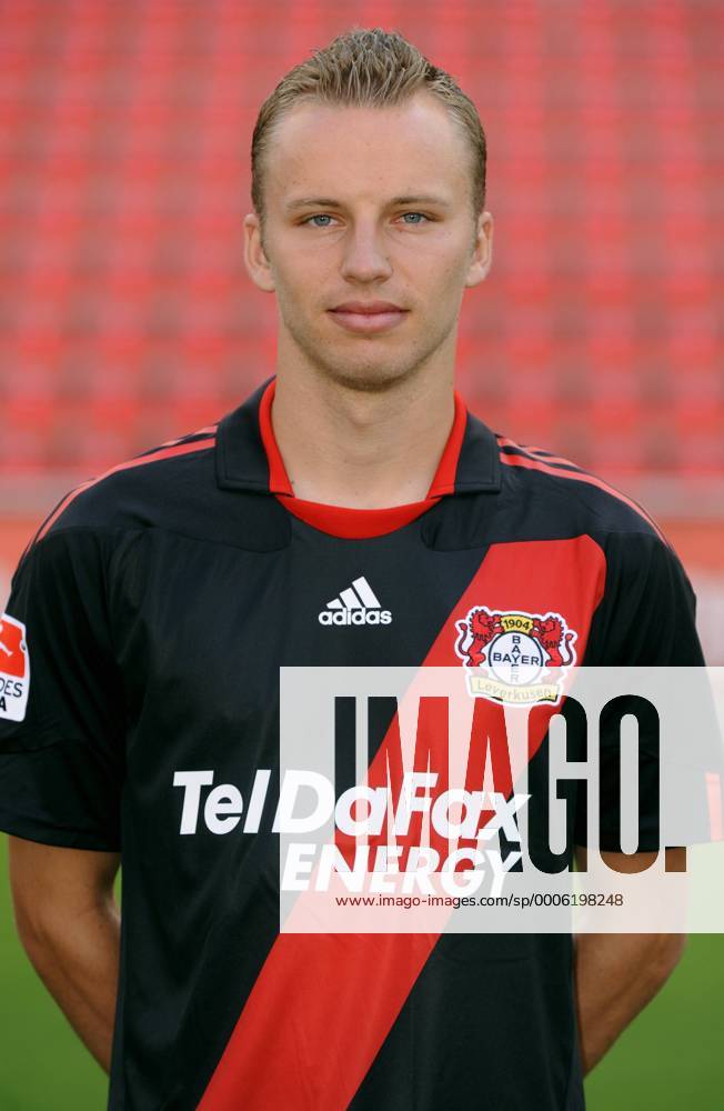 Fussball, Fototermin zur Bundesliga-Saison 2010 2011: Bayer Leverkusen: Michal Kadlec.