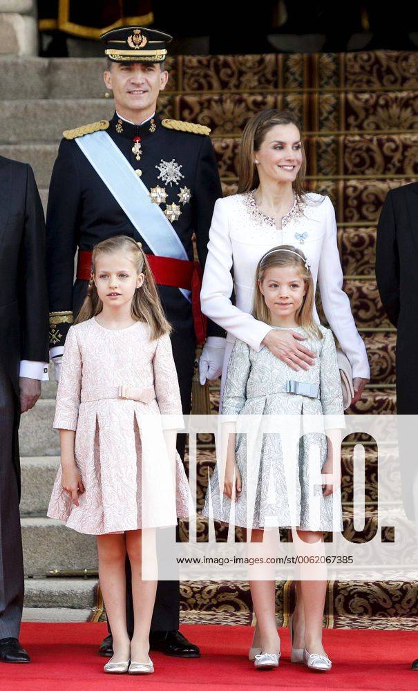 Spain s King Felipe VI and Queen Letizia and the Princesses Leonor and Sofia during the new King s official coronation. ALBERTOxDIxLOLLI