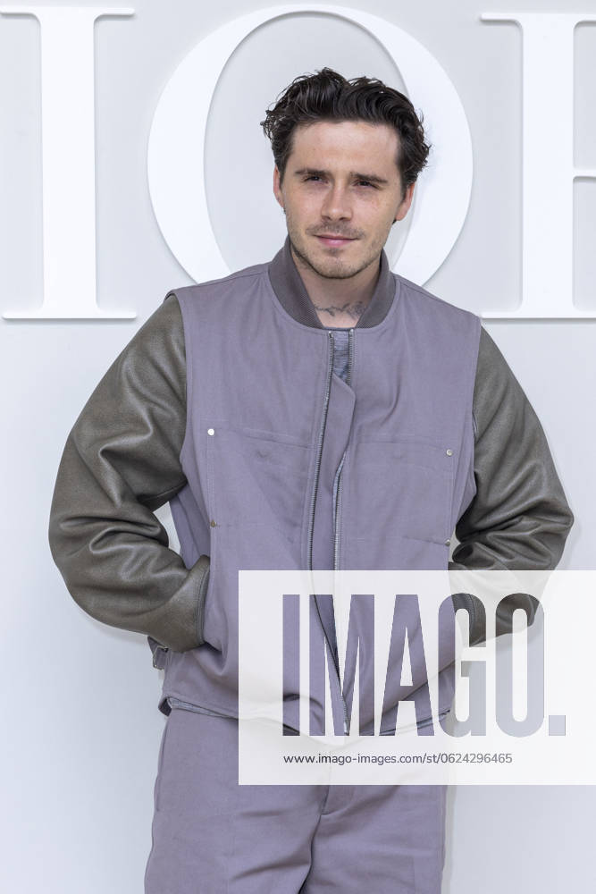 Photocall of the DIOR Collection Homme Prêt à Porter Printemps Età 2025 at Paris Fashion Week PFW Brooklyn Beckham Photocall of the DIOR Collection Homme Prêt à Porter Printemps Età 2025 at Paris Fashion Week June 21st, 2024 Borde Rindoff Bestimage DIOR Fashion Show s Photocall Men Ready to Wear Spring Summer 2025 at Paris Fashion Week June 21st, 2024 Paris France