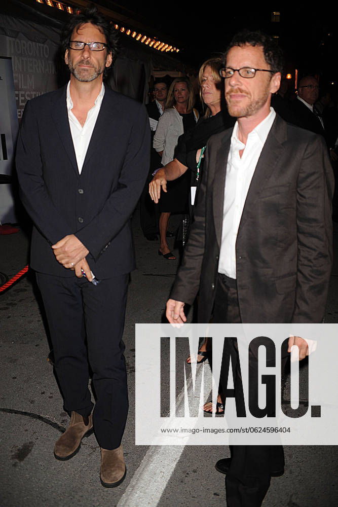 2008 TORONTO INTERNATIONAL FILM FESTIVAL ARRIVING AT THE BURN AFTER READING PREMIER HELD AT THE ROY THOMSON HALL DURING THE 2008 TORONTO INTERNATIONAL FILM FESTIVAL, CANADA. 5 SEPTEMBER 2008. PIC: DENNIS VAN TINE,