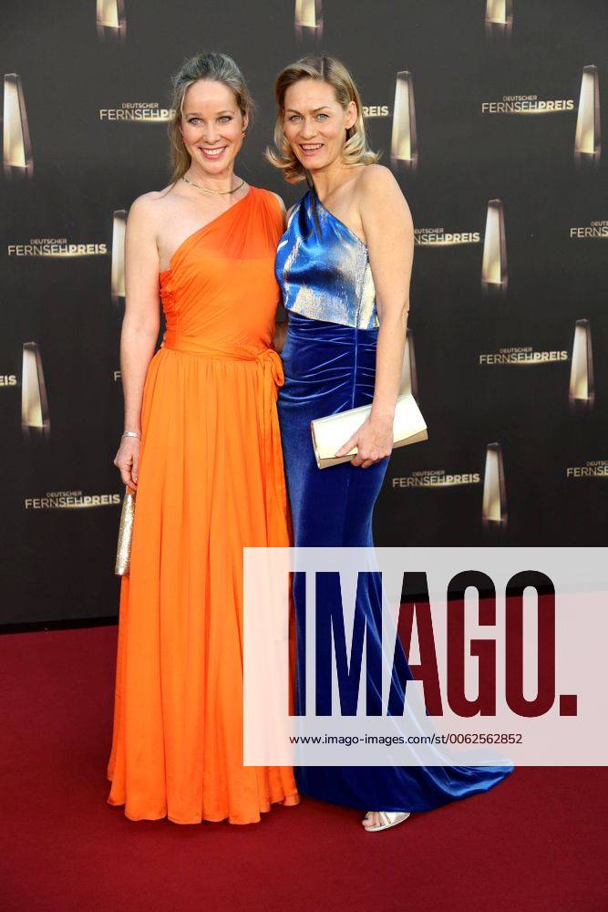 Ann-Kathrin Kramer und Gesine Cukrowski bei der Verleihung Deutscher Fernsehpreis 2014 am 02.10.2014 in Koeln Deutscher Fernsehpreis 2014 in Koeln