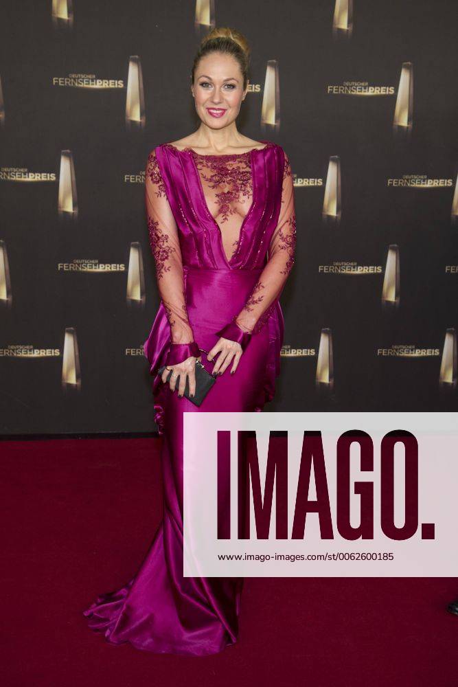 Ruth MOSCHNER, Moderatorin, Roter Teppich, Red Carpet Show, Verleihung des Deutschen Fernsehpreises Deutscher Fernsehpreis 2014 in Köln, Ausstrahlung am 03.10.2014, aufgezeichnet am 02.10.2014.