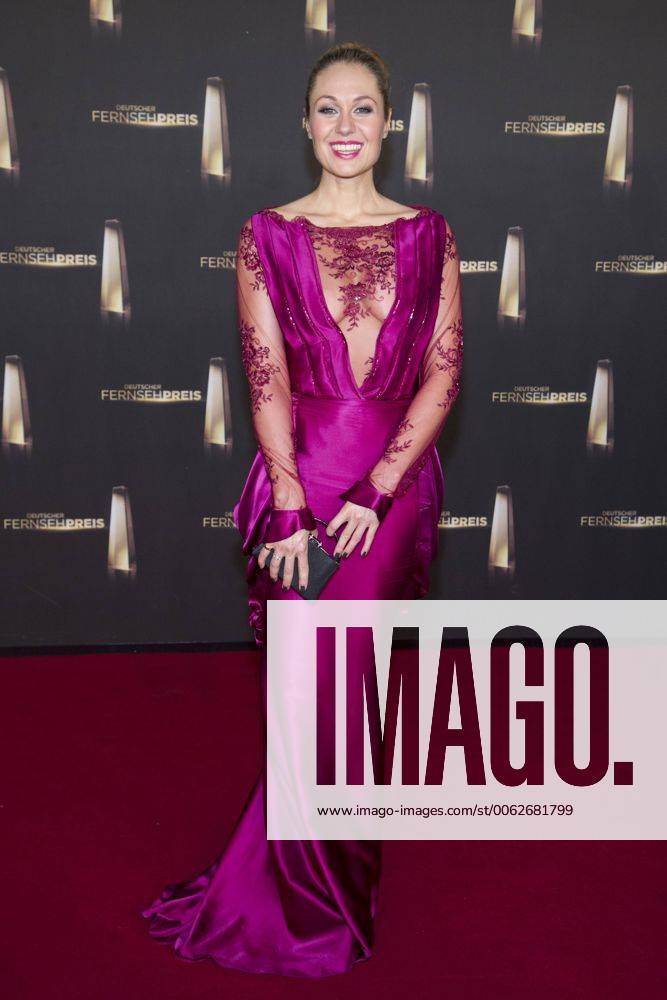 Ruth MOSCHNER, Moderatorin, Roter Teppich, Red Carpet Show, Verleihung des Deutschen Fernsehpreises Deutscher Fernsehpreis 2014 in Koeln,