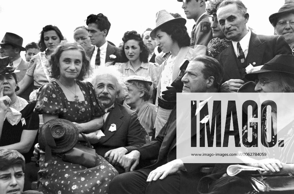 New York, New York: 1939 Albert Einstein with his daughter on his lap at the opening of the Jewish Pavillion at the World s Fair in Flushing Meadows in Queens. Grover Whalen is at his left. 990_16_X-Einstein-Albert_10HR