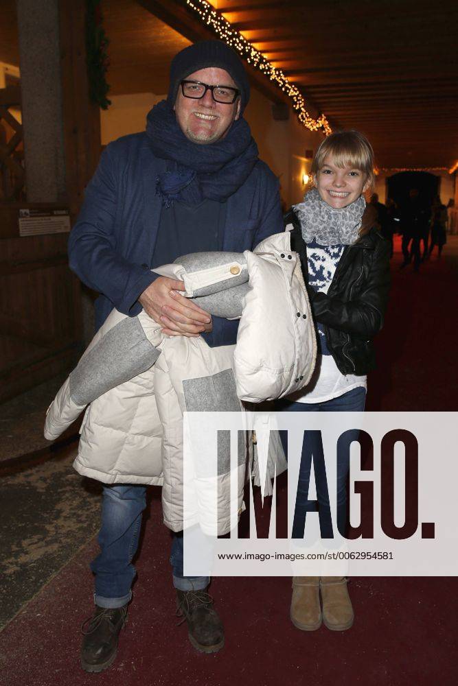 Gerry Friedle ( Dj Ötzi ) mit Tochter Lisa-Marie bei der Gut Aiderbichl Weihnachtsmarktvoreröffnung in Henndorf