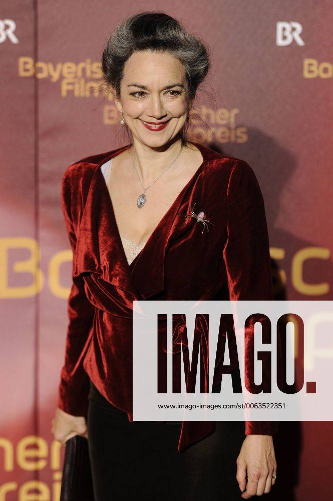 Irina WANKA (Schauspielerin) ,Einzelbild,angeschnittenes Einzelmotiv, 36. Bayerischer Filmpreis 2015-Red Carpet,Roter Teppich,am 16.01.2015 im Prinzregententheater in Muenchen.