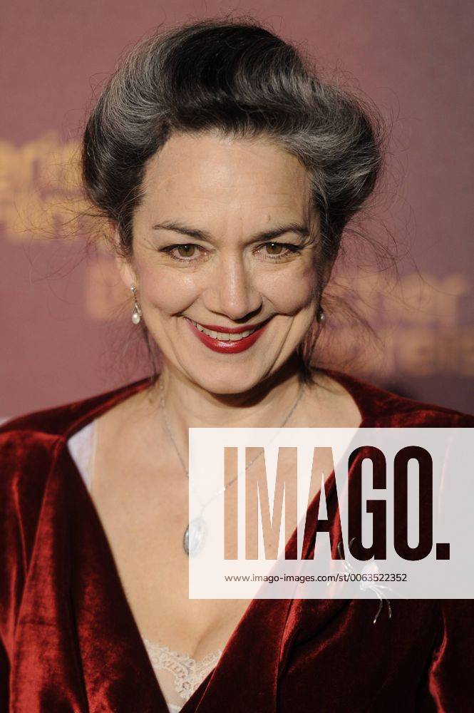 Irina WANKA (Schauspielerin) ,Einzelbild,angeschnittenes Einzelmotiv,Portraet,Portrait,Porträt. 36. Bayerischer Filmpreis 2015-Red Carpet,Roter Teppich,am 16.01.2015 im Prinzregententheater in Muenchen.