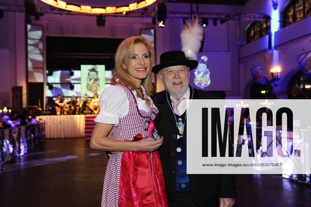 Joseph Vilsmaier mit Freundin Birgit Muth Filserball 2015 Fasching Ehrung Ehrenfilser 50. Jahre Filserbuam Löwenbräukeller München 06. Feburar 2015