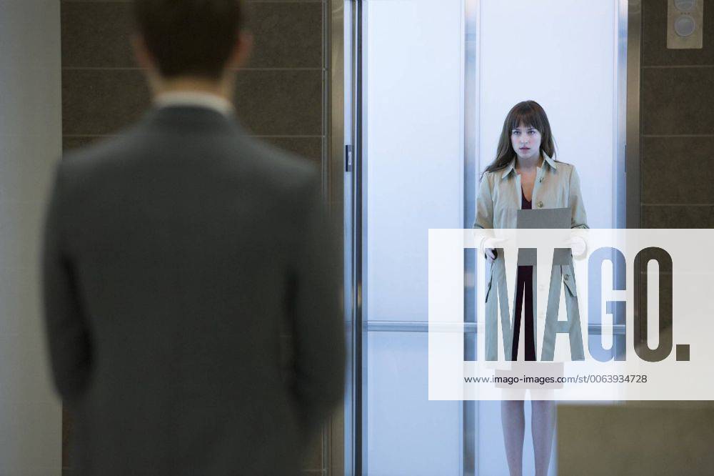 RELEASE DATE: February 13, 2015 TITLE: Fifty Shades of Grey aka 50 Shades of Grey STUDIO: Universal Pictures DIRECTOR: Sam Taylor-Johnson PLOT: Literature student Anastasia Steele s life changes forever when she meets handsome, yet tormented, billionaire Christian Grey PICTURED: DAKOTA JOHNSON as Anastasia Steele and JAMIE DORNAN as Christian Grey Vancouver Canada - ZUMAz90_ !ACHTUNG: NUTZUNG NUR BEI FILMTITEL-NENNUNG!