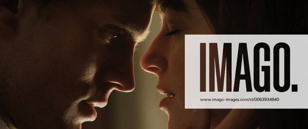 RELEASE DATE: February 13, 2015 TITLE: Fifty Shades of Grey aka 50 Shades of Grey STUDIO: Universal Pictures DIRECTOR: Sam Taylor-Johnson PLOT: Literature student Anastasia Steele s life changes forever when she meets handsome, yet tormented, billionaire Christian Grey PICTURED: DAKOTA JOHNSON as Anastasia Steele and JAMIE DORNAN as Christian Grey Vancouver Canada - ZUMAz90_ !ACHTUNG: NUTZUNG NUR BEI FILMTITEL-NENNUNG!