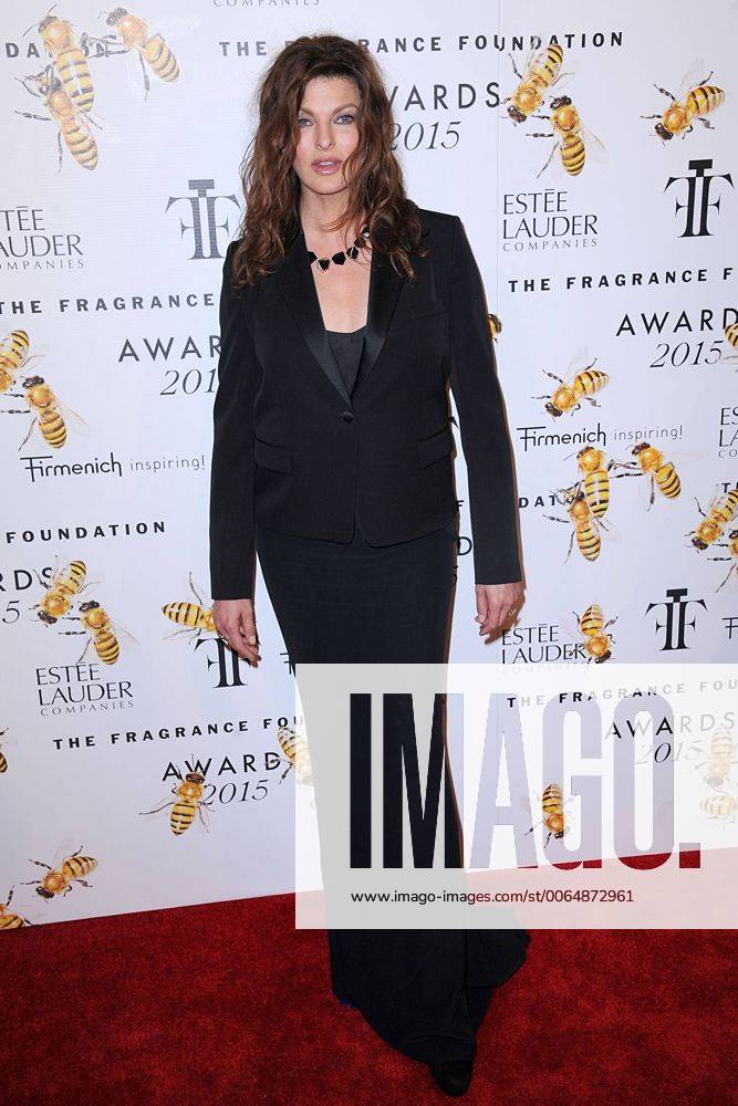 New York, NY, USA - June 17, 2015 New York City..Linda Evangelista attending the 2015 Fragrance Foundation Awards at Alice Tully Hall at Lincoln Center on June 17, 2015 in New York City : New York USA - ZUMAny1_