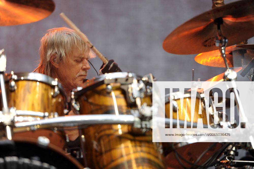 Frank Beard von ZZ Top live im Gerry-Weber-Stadion. Halle, 28.06.2015 Foto:xSnapshotx xFuturexImage