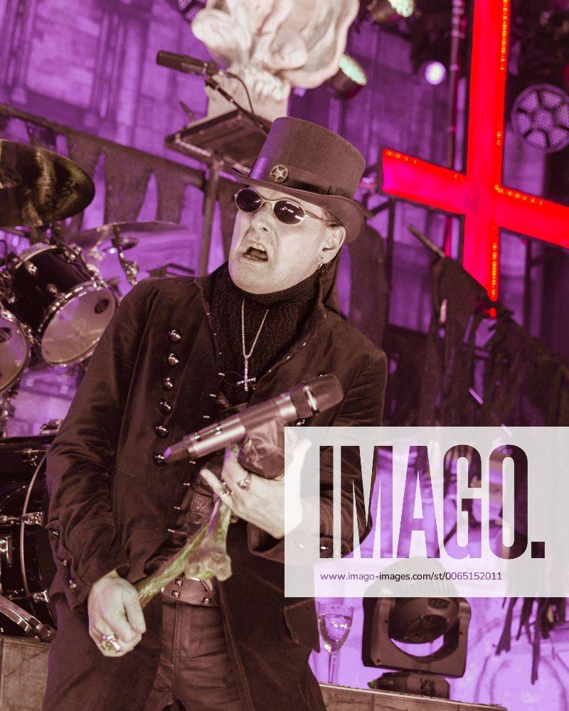 Milwaukee, Wisconsin, U.S - Singer KING DIAMOND performs without makeup due to an eye infection during the Mayhem Festival at The Rave in Milwaukee, Wisconsin Milwaukee U.S. - ZUMAs135