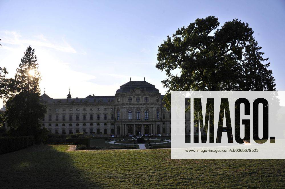 Feature Residenz Benefizgala, Eintragung ins Goldene Buch Wild Childhood Fundation Würzburg 25. Juli 2015 09. September 2015