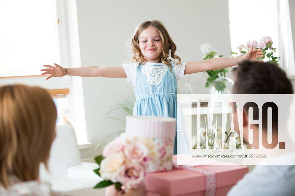 Little girl getting lots of presents for birthday model released Symbolfoto property released WESTF021506